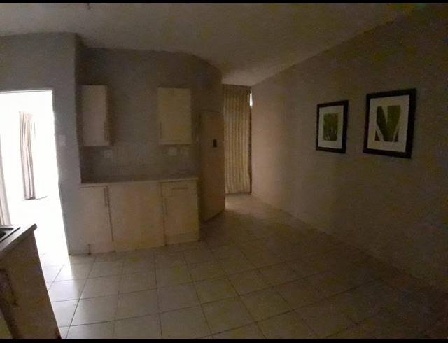 2 BEDROOM PROPERTY TO RENT IN KEMPTON PARK CENTRAL